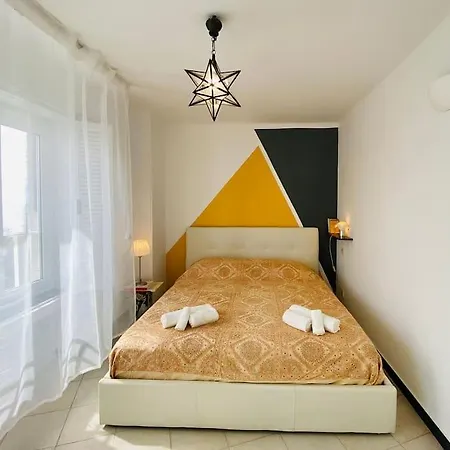 Beautiful Flat With Terrace And Sea View - Free Parking Appartamento Genova
