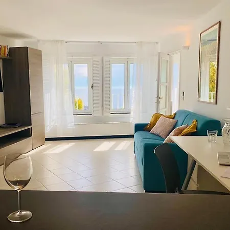 Beautiful Flat With Terrace And Sea View - Free Parking דירה