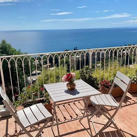 Beautiful Flat With Terrace And Sea View - Free Parking *