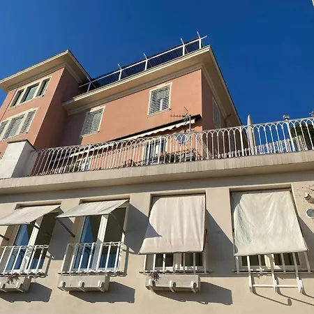 Beautiful Flat With Terrace And Sea View - Free Parking * ג'נובה