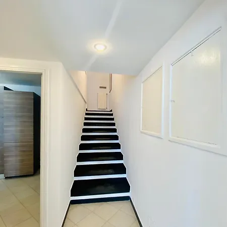 Beautiful Flat With Terrace And Sea View - Free Parking