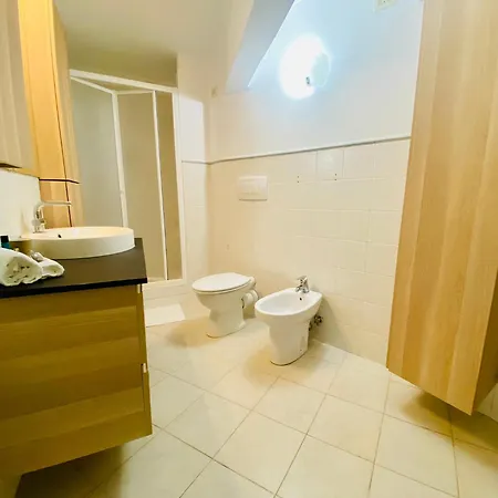 Beautiful Flat With Terrace And Sea View - Free Parking Appartamento Genova