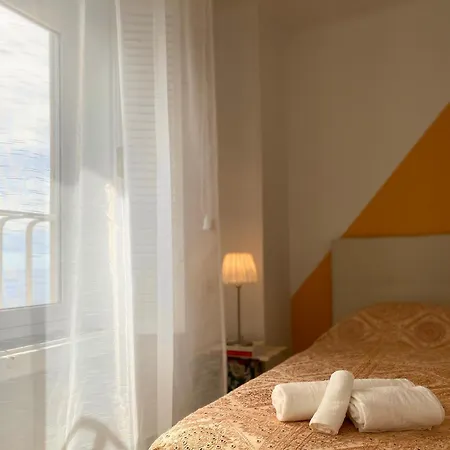 Beautiful Flat With Terrace And Sea View - Free Parking Appartamento
