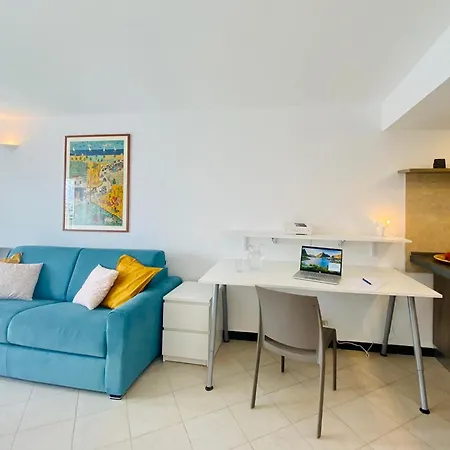 Beautiful Flat With Terrace And Sea View - Free Parking Appartamento Genova