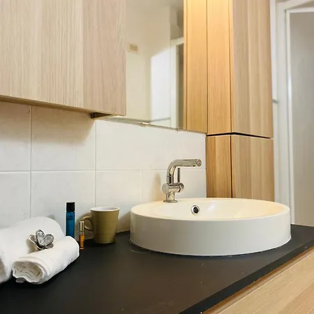Beautiful Flat With Terrace And Sea View - Free Parking