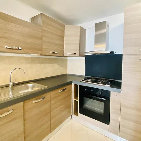 Beautiful Flat With Terrace And Sea View - Free Parking דירה *